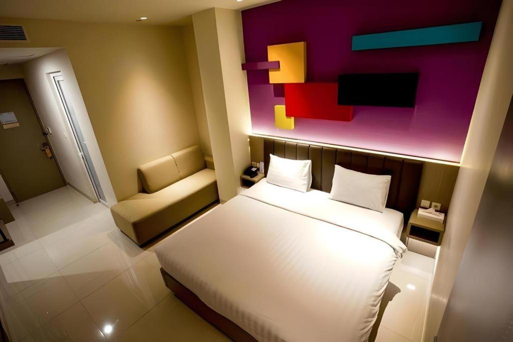 Zoom Dharmahusada Hotel Sorabaya Extérieur photo